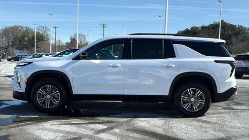 2025 Chevrolet Traverse LT