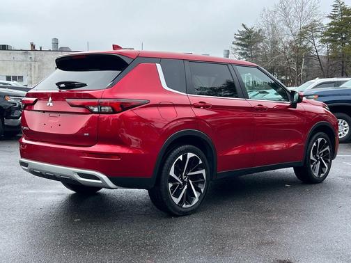 2024 Mitsubishi Outlander SE