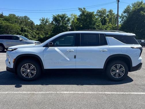 Polar White 2026 Chevrolet Traverse LT