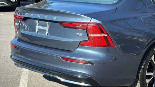 2024 Volvo S60 B5 Core Dark Theme