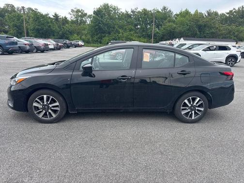 Black 2025 Nissan Versa 1.6 SV