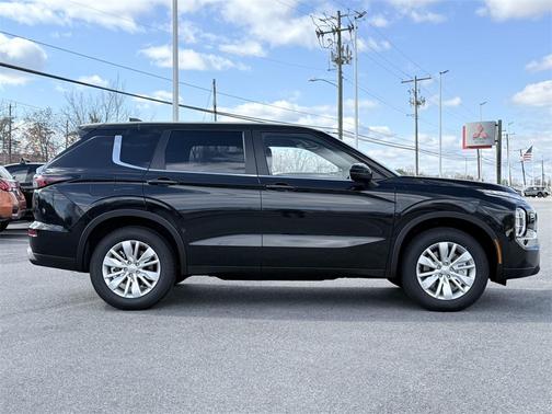 2025 Mitsubishi Outlander ES