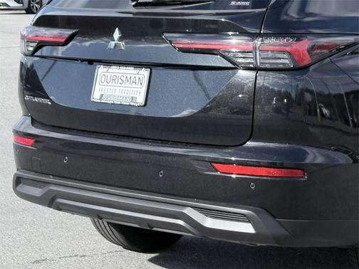 2025 Mitsubishi Outlander ES