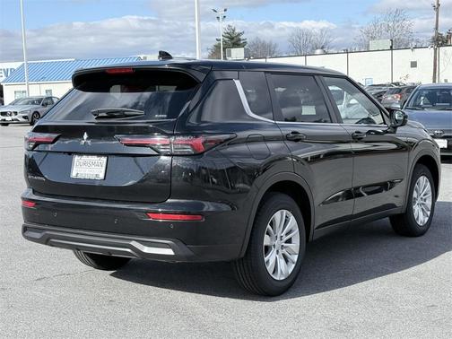 2025 Mitsubishi Outlander ES