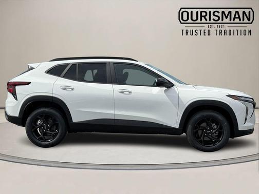 Summit White 2026 Chevrolet Trax LT