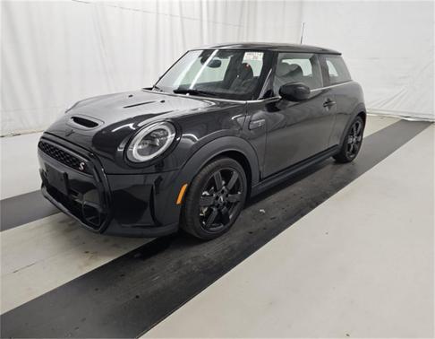 2023 MINI Hardtop Cooper