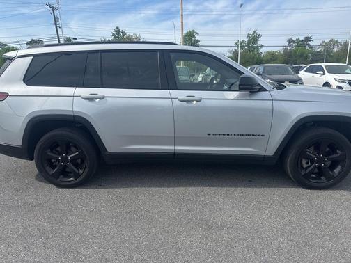 Silver Zynith 2023 Jeep Grand Cherokee L Laredo