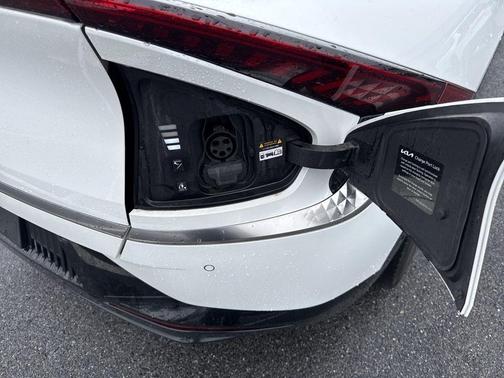 2023 Kia EV6 Wind