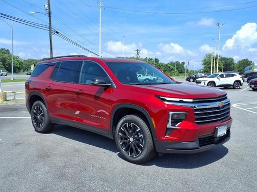 2025 Chevrolet Traverse LT