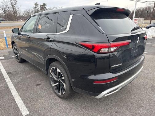 2024 Mitsubishi Outlander SE Black Edition