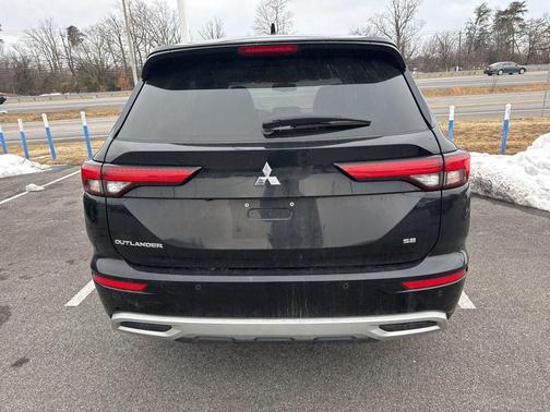 2024 Mitsubishi Outlander SE Black Edition