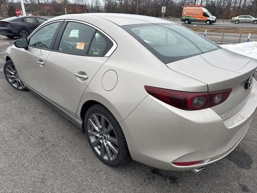 2025 Mazda Mazda3 FWD w/Preferred Package