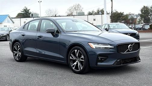 2024 Volvo S60 B5 Core Dark Theme