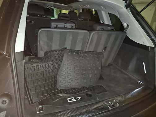 2022 Audi Q7 45 Premium