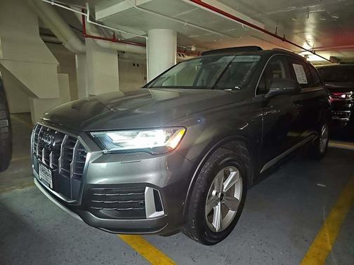 2022 Audi Q7 45 Premium
