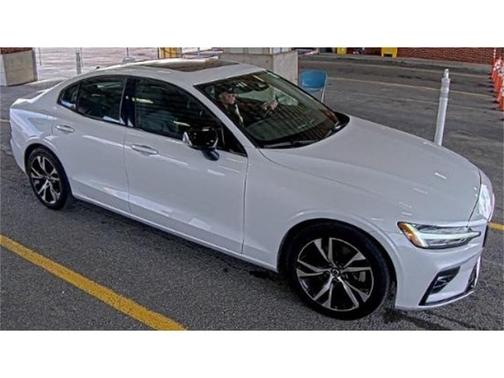 2024 Volvo S60 B5 Core Dark Theme