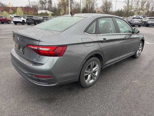 Platinum Gray Metallic 2024 Volkswagen Jetta 1.5T SE