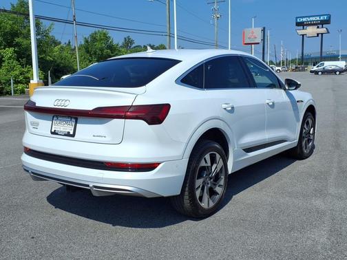2021 Audi e-tron Premium Plus