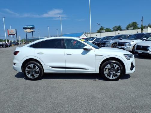 2021 Audi e-tron Premium Plus