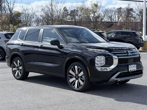 2025 Mitsubishi Outlander SE