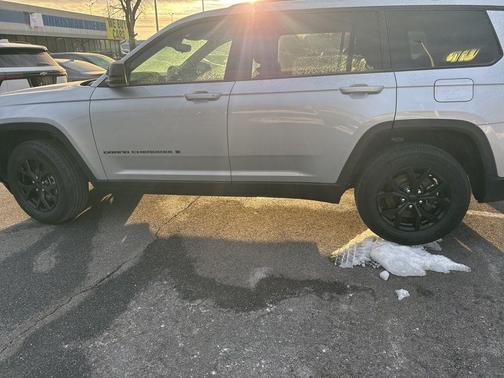 2024 Jeep Grand Cherokee L Laredo