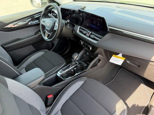 Green 2026 Chevrolet Trailblazer LT