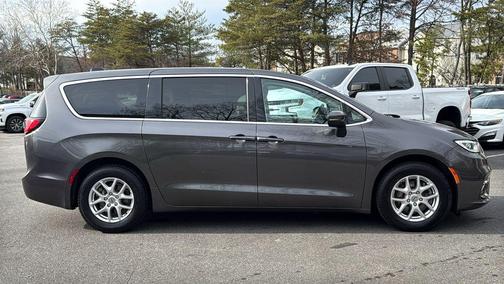 2023 Chrysler Pacifica Touring-L