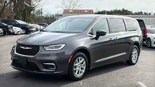 2023 Chrysler Pacifica Touring-L