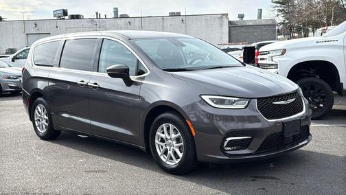 2023 Chrysler Pacifica Touring-L