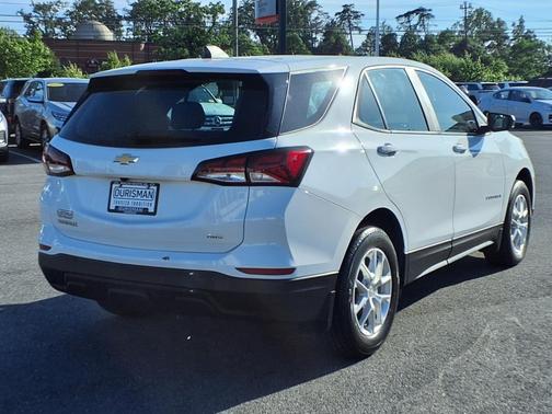 2022 Chevrolet Equinox LS