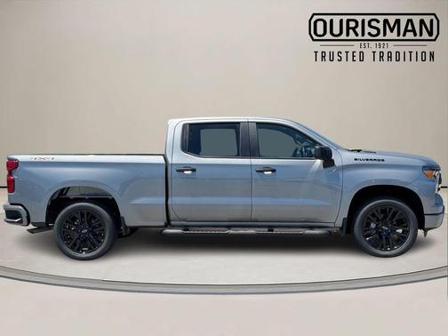 Sterling Gray Metallic 2026 Chevrolet Silverado 1500 Custom