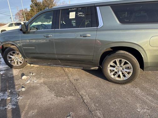 2023 Chevrolet Suburban Premier