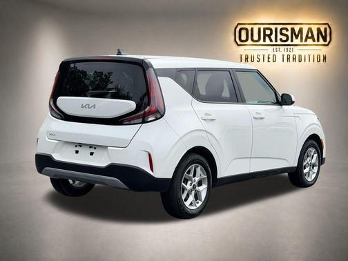 Snow White Pearl 2025 Kia Soul LX