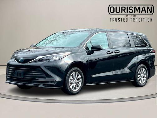 2024 Toyota Sienna LE