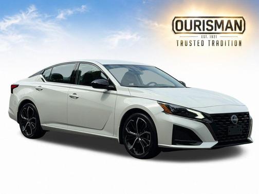 White 2023 Nissan Altima 2.5 SR