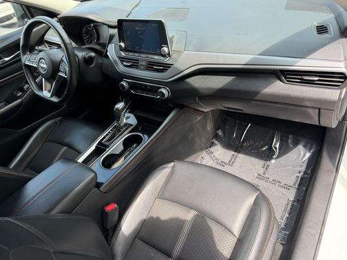 White 2023 Nissan Altima 2.5 SR