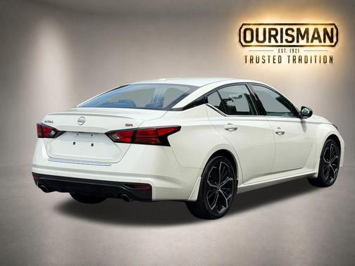 White 2023 Nissan Altima 2.5 SR