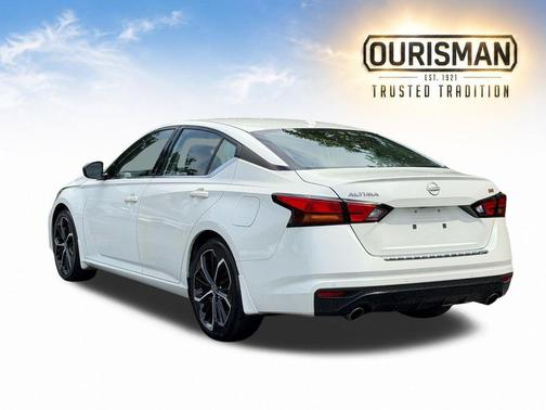 White 2023 Nissan Altima 2.5 SR