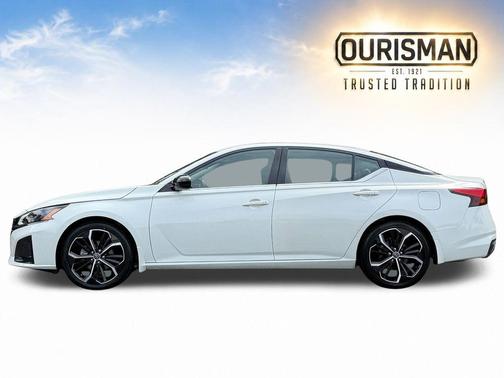 White 2023 Nissan Altima 2.5 SR