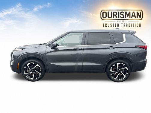 Gray 2024 Mitsubishi Outlander SE