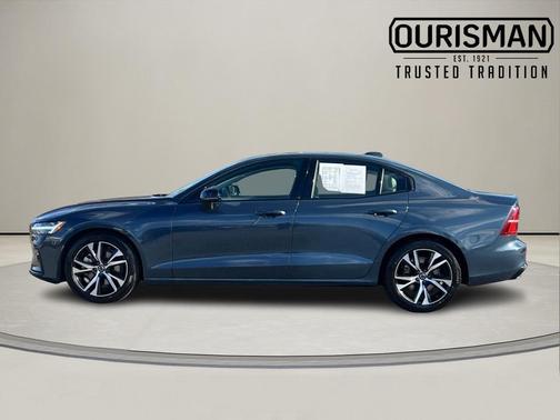 2024 Volvo S60 B5 Core Dark Theme