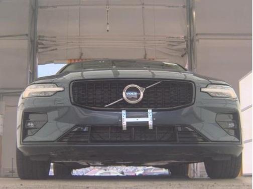 2024 Volvo S60 B5 Core Dark Theme