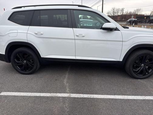 2022 Volkswagen Atlas 2.0T SE w/Technology
