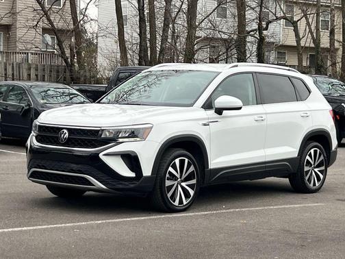 2024 Volkswagen Taos 1.5T SE