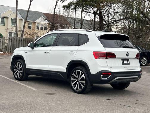 2024 Volkswagen Taos 1.5T SE