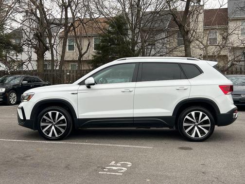 2024 Volkswagen Taos 1.5T SE