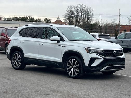 2024 Volkswagen Taos 1.5T SE