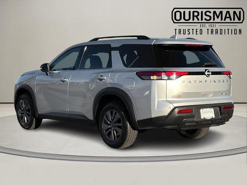 2024 Nissan Pathfinder SV