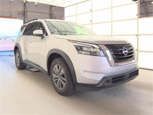 2024 Nissan Pathfinder SV