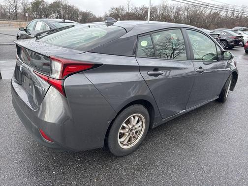 2022 Toyota Prius LE